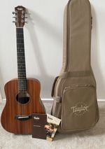 Baby Taylor BT2 Acoustic Guitar Mahogany with Gig Bag