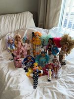 Rainbow High Fashion Doll Lot 11in Articulated Girl Dolls Outfits & Accessories