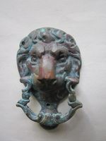 VINTAGE / ANTIQUE BRASS LION DOOR KNOCKER