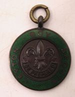 1938 Leyton Boy Scouts Green Enameled Medal 440 Yards Awarded B.Martin