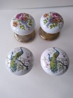 VINTAGE CERAMIC DOORKNOBS FLOWERS AND PEACOCKS