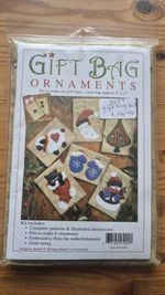 Rachel's Of Greenfield Gift Bag Ornaments Felt Decoration Kit