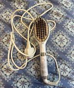 Beauty Works Smooth Styling Straightening Brush Ceramic 220°C Travel White 58W