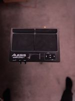 Alesis Samplepad 4 Percussion Sample-Triggering Instrument With stand