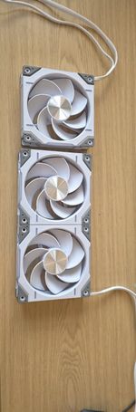 Phanteks D30 White Reverse Airflow D-RGB 120mm PWM Fans Triple Pack