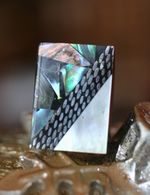 Vintage :ABALONE INLAY SHELL FACE BLACK BASE RING SIZE 7  RING 1 1/4 X 3/4 TOP: