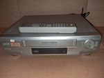 SONY SLV-SE200 COMPACT VCR VHS Video Cassette Recorder PLAYER REMOTE