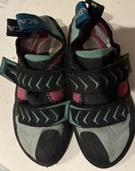 Scarps Vapor V Size 4 (37)  Used