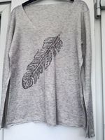 Women Grey Knit V-Neck Pullover Jumper Feather Rhinestone Studs Long Sleeve 10