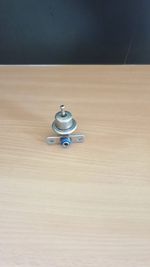 BRAND NEW  OE Ford Fuel Pressure Regulator 98TF-9F775-AB