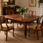 Victorian Mahogany Extending Dining Table with 4 Chairs, Leaf & Winder c.1890