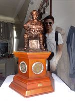 WW1 money statue ￼