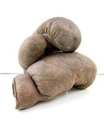 1 PAIR ANTIQUE BROWN LEATHER HAIR FILLED VINTAGE BOXING GLOVES SPORT RARE 