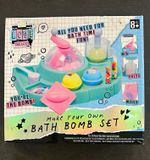 Toy Genius Love The Look DIY Bath Bomb Kit Age 8+ Strawberry Hearts Ball
