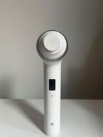 Medicube AGE-R Ultra Tune 40.68 beauty device with charging cable
