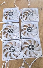 Lian Li - White PC Case RGB Fans 120mm - 6 Fans and controller, lights