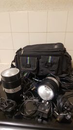 2 LAMPS PORTAFLASH STUDIO LIGHTING SYSTEM 336VM, 50/60Hz,  in carry case.