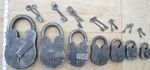 HEAVY CAST IRON OLD ENGLISH ORNAMENTAL RETRO WORKING PADLOCK 