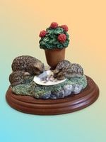 Border Fine Arts Hedgehog Figurine’Hedgehog Family’ #B0222 1997 by Kirsty Rare