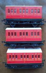 Rake of three 4 wheel carriages Hornby oo