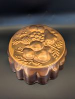 VINTAGE COPPER Jelly Mould Tin TIN BUNCH OF FRUIT DESIGN 