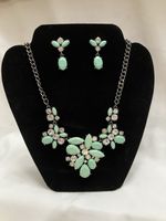 Jewelry Set Mint Green Cabochon & Rhinestone Bib Statement Necklace & Earrings
