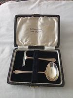BABY FEEDING SPOON AND PUSHER  VINTAGE SOLID SILVER  UK HALLMARKED 