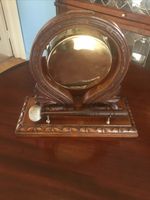A QUALITY ANTIQUE EDWARDIAN BRASS & CARVED OAK DINNER GONG, CIRCA-1900.