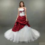 Vintage Ruched Victorian Wedding Dress White And Red Strapless Bridal Gowns