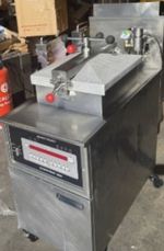Henny Penny Pressure Fryer Used Good Condition Collection Only