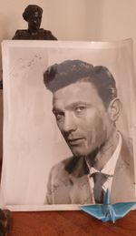 Laurence Harvey early genuine autograph/signed black and white The Alamo fame