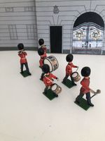 6 X BRITAINS EYES RIGHT SCOTS GUARDS DRUM & FIFE BAND