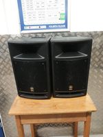Pair Yamaha Stagepas 300 Professional Portable PA System Loud Speakers 