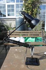Black Anglepoise 1227 lamp by George Cawadine - bad connection somewhere