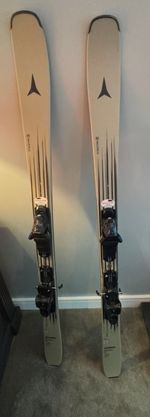Atomic Maverick 84 R LT Skis 162cm + M10 GW Bindings | Nearly New