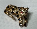 VINTAGE GOLD TONE PANTHER PIN BROOCH CRYSTALS RUBY EYE CIRCLE OF BLUETTE FRANCE