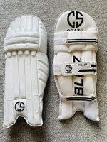 Junior Cricket Batting Pads for Right Hand,  Size boys age 6-8