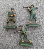 Vintage Britains Vietnamese Toy Soldiers 1971.  Vietnamese Army Soldiers 
