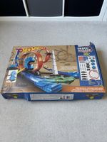 Hot Wheels Track Builder System Power Booster Kit, 4 Cars Included