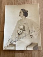 early 1900s small signed photograph of gertrude lawrence ( sepia type )