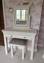 Beautiful Solid Dressing Table Desk With Mirror And Cushioned Stool