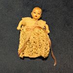 Dolls House 1/12 Scale Miniature Heidi Ott Baby Crawling Doll In Knit Dress