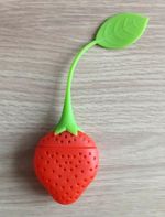 STRAWBERRY TEA INFUSER (BRAND NEW)