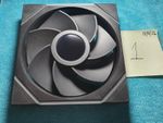 Lian Li UNI FAN TL LCD Series Reverse Blade Fan - 140mm, black
