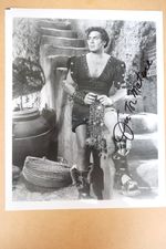 Victor Mature 10 x 8 inch Original hand signed autograph