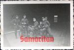 I12/11 WW2 ORIGINAL PHOTO OF GERMAN WEHRMACHT SOLDIERS POSING BESIDE MOTROBIKE