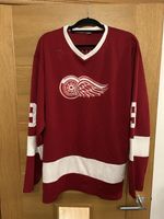Detroit Red Wings Home Jersey With Howe #9