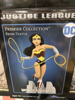 Wonder Woman Premier Collection Justice League Dia. Select NIDB w/COA #396/3000