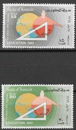 Stamps Kuwait 1969 Education Day set of 2 MNH SG434-435
