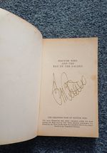 DOCTOR WHO DAY OF THE DALEKS Target Book signed by Jon Pertwee